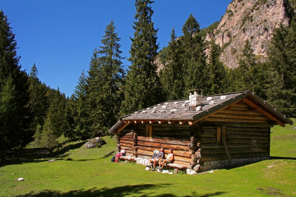 Hotel Pine Тирес Экстерьер фото